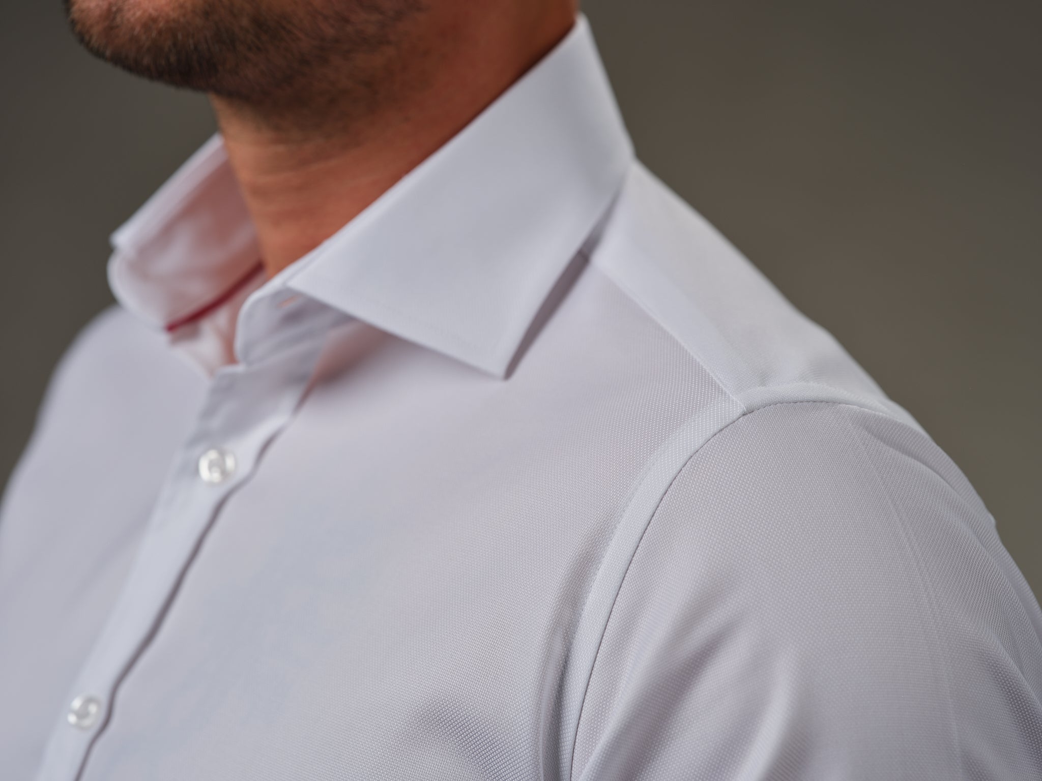 Kgs.Nytorv - White<br> Prestige Cutaway - Renato CopenhagenKgs.Nytorv - White<br> Prestige CutawayRenato Copenhagen